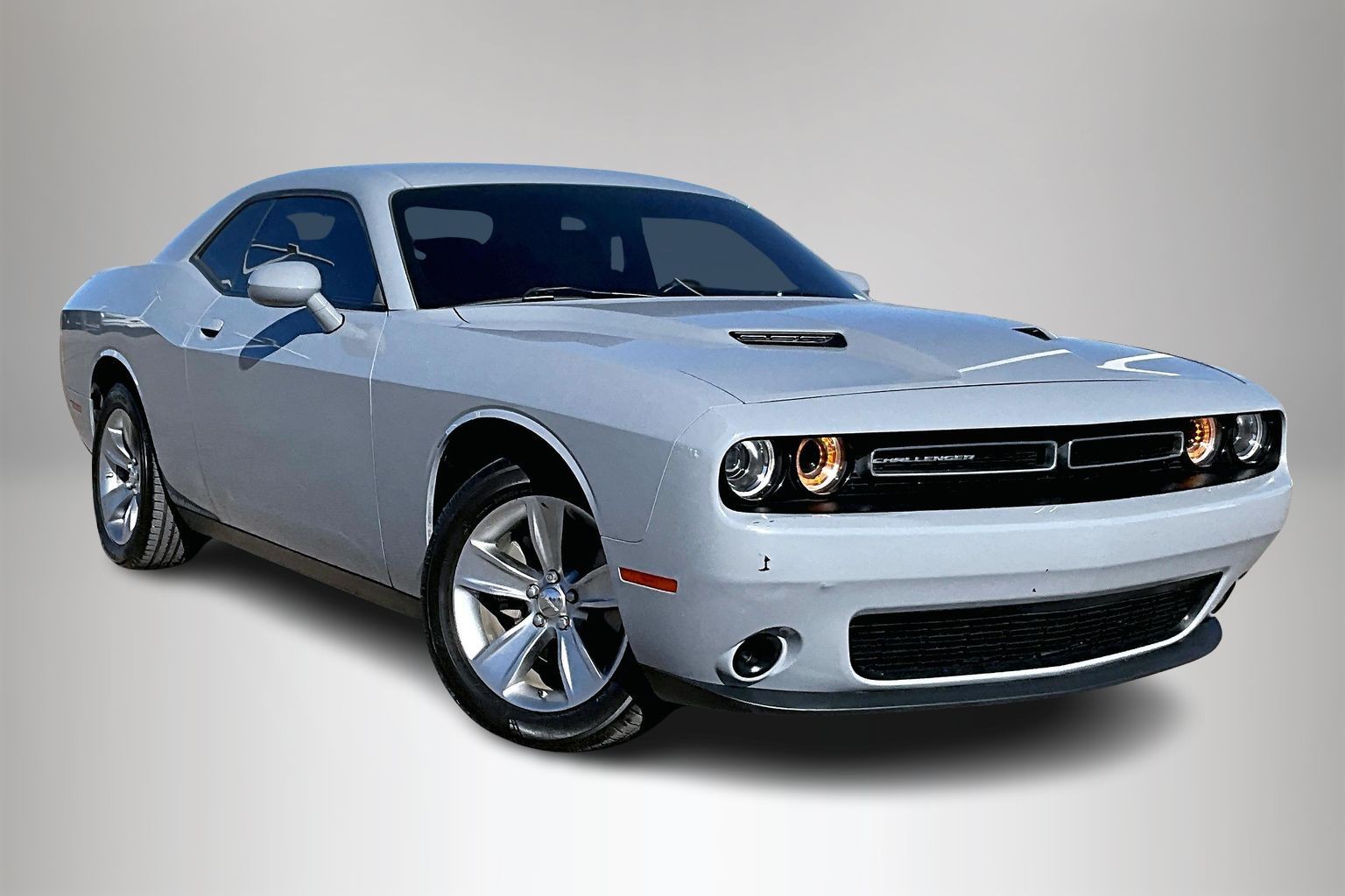 2022 Dodge Challenger SXT's photo