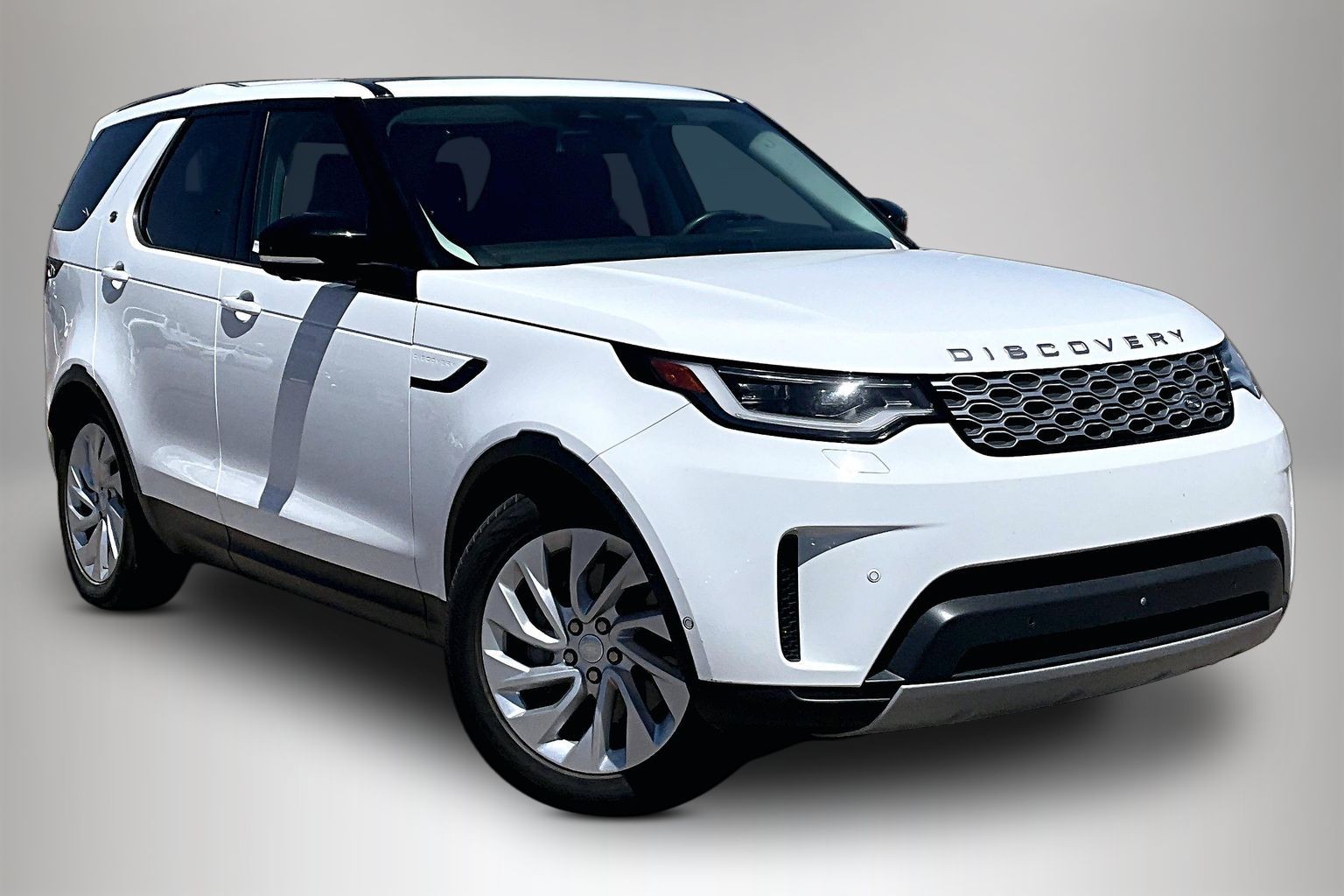 2024 Land Rover Discovery P300 S's photo