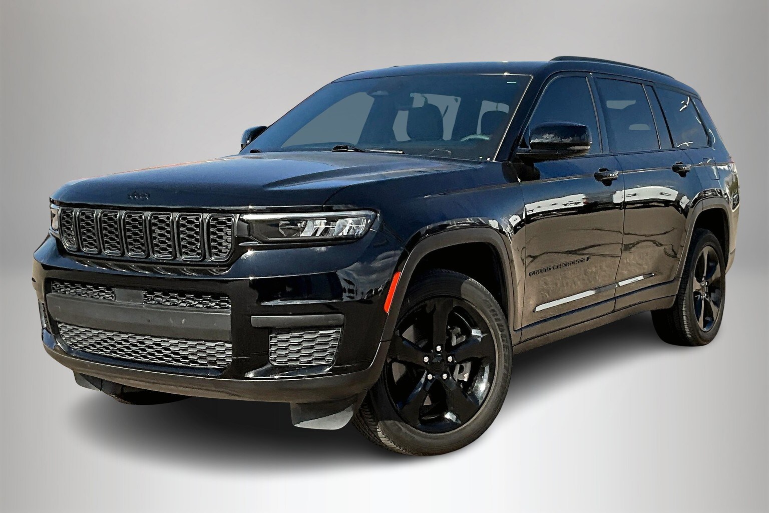2024 Jeep Grand Cherokee Laredo photo 3
