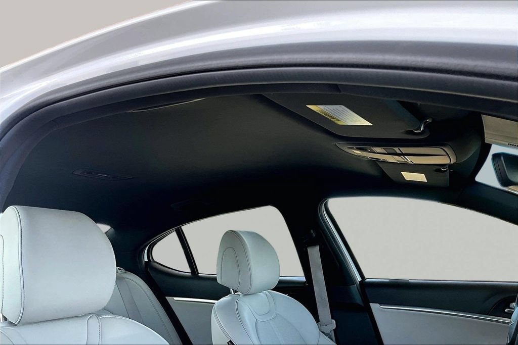2025 GENESIS G70 Standard - Photo 27