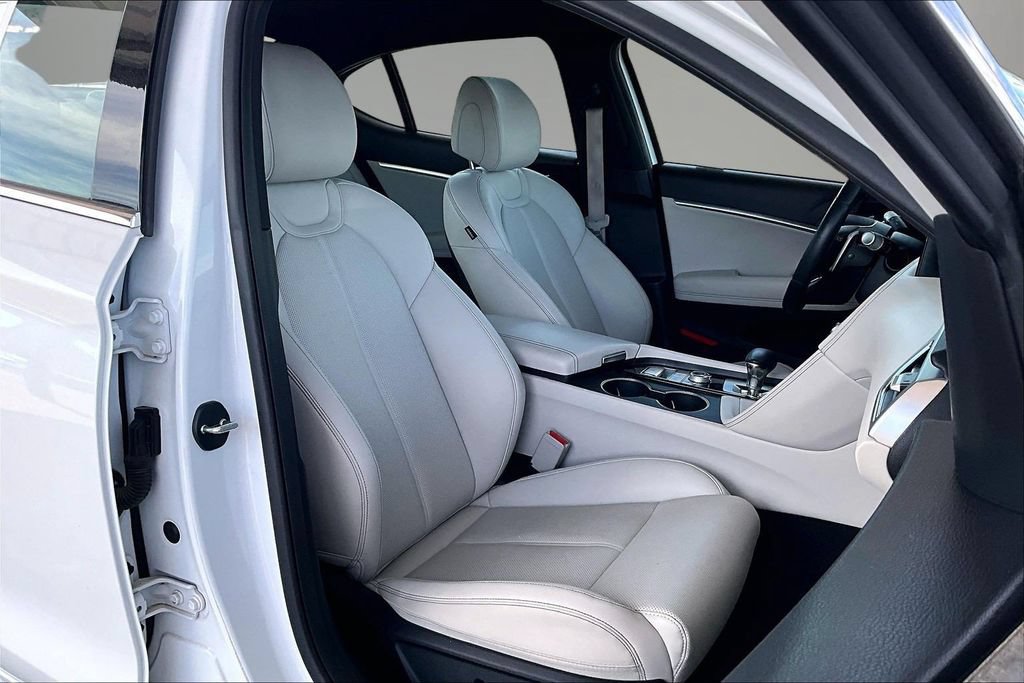 2025 GENESIS G70 Standard - Photo 29