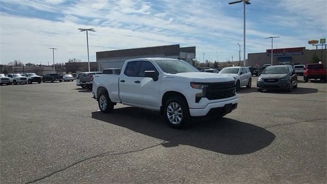 Used 2022 Chevrolet Silverado 1500 Custom with VIN 1GCRDBEK5NZ566983 for sale in Los Lunas, NM