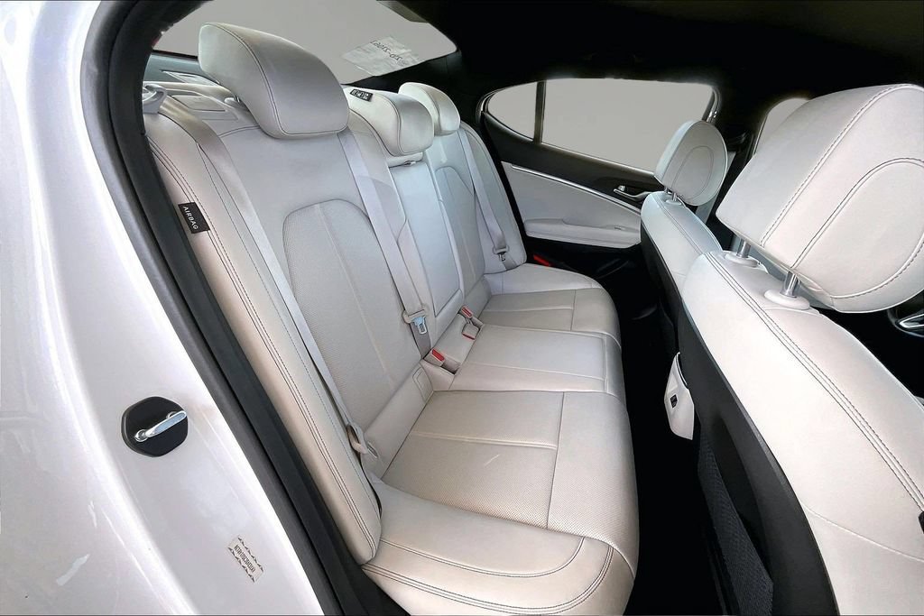 2025 GENESIS G70 Standard - Photo 25