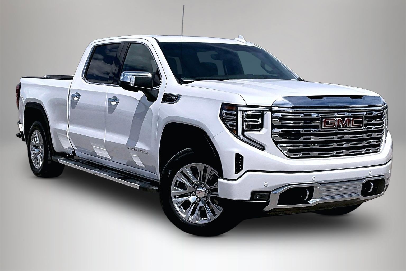 2024 GMC Sierra Denali 4WD Crew Cab Short Box's photo