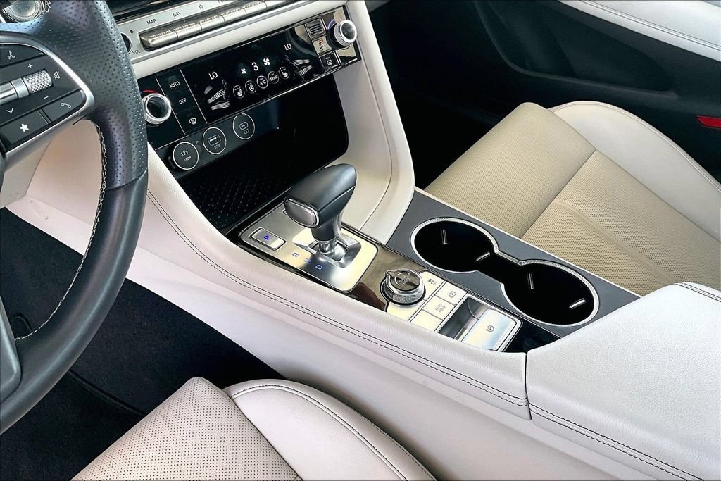 2025 GENESIS G70 Standard - Photo 18