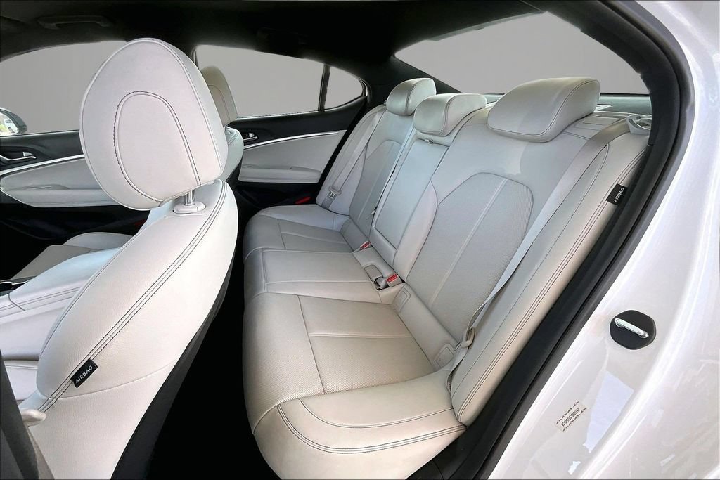 2025 GENESIS G70 Standard - Photo 22