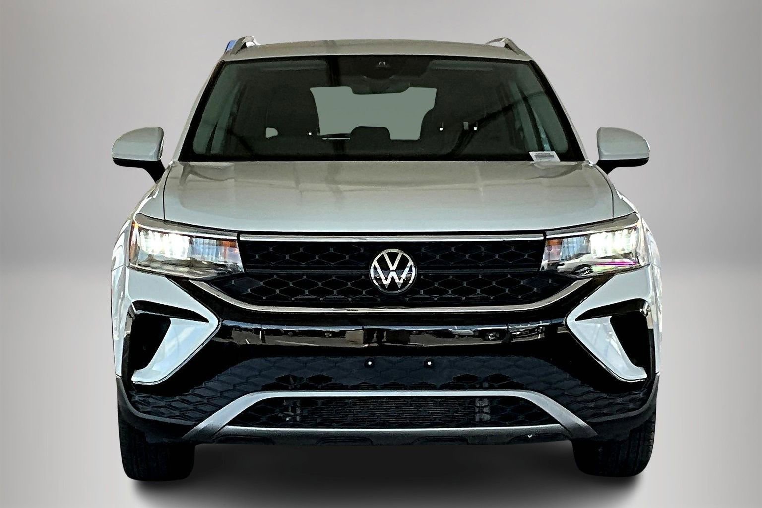 2024 Volkswagen Taos SE photo 2