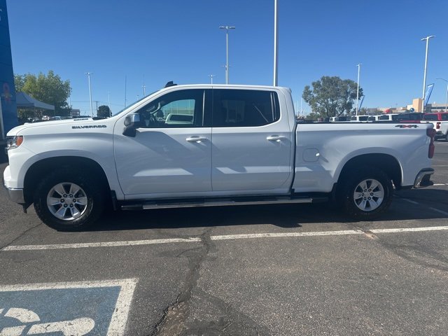 2022 Chevrolet Silverado 1500 LT photo 2