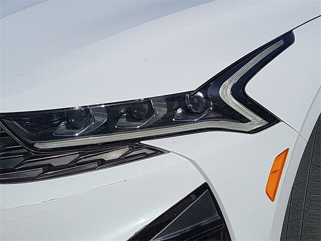 2023 Kia K5 GT-Line photo 2