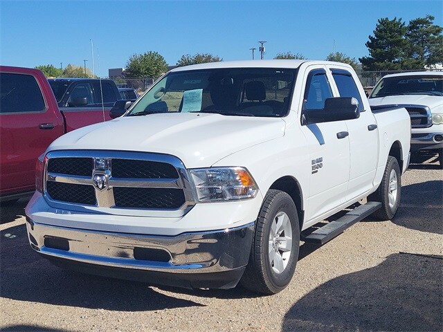 2023 Ram 1500 Classic SLT photo 3