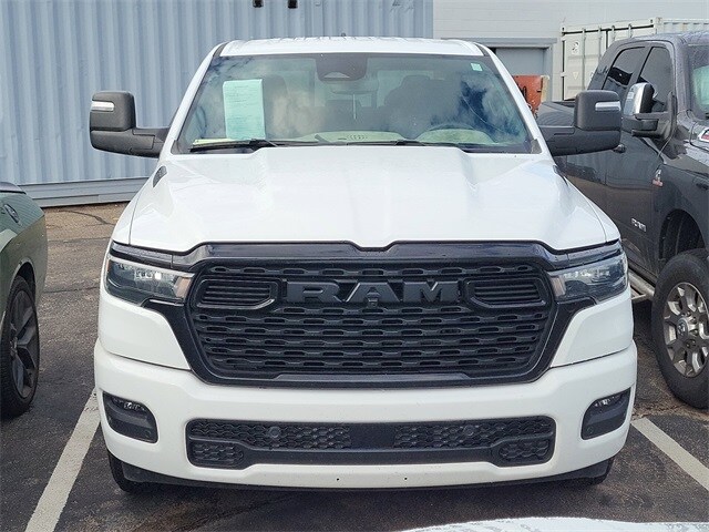 2025 Ram 1500 Tradesman photo 2