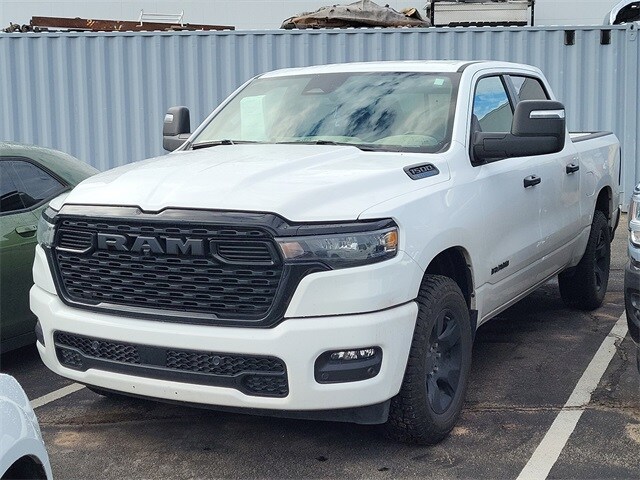 2025 Ram 1500 Tradesman photo 3