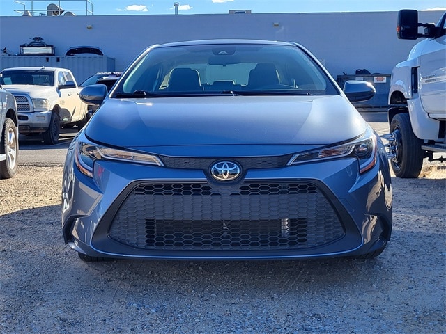 Used 2022 Toyota Corolla LE with VIN JTDHPMAE2NJ220984 for sale in Northfield, Minnesota
