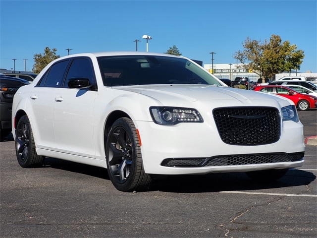2023 Chrysler 300 Touring