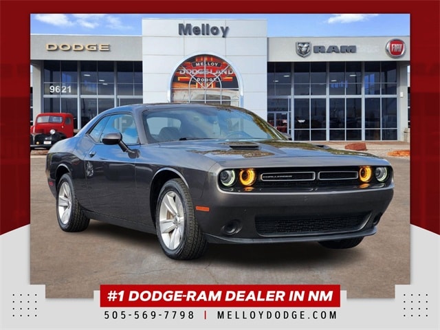 2023 Dodge Challenger SXT's photo