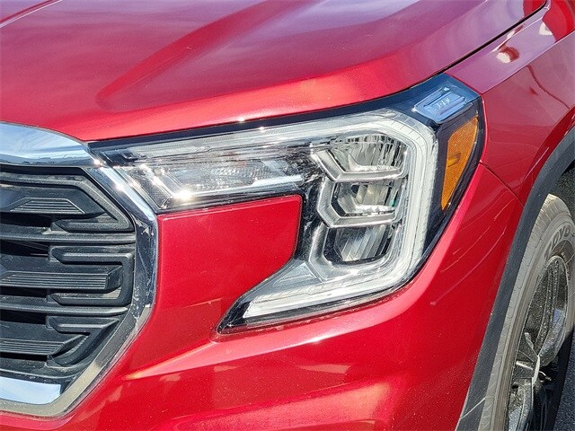 2024 Gmc Terrain SLE photo 3