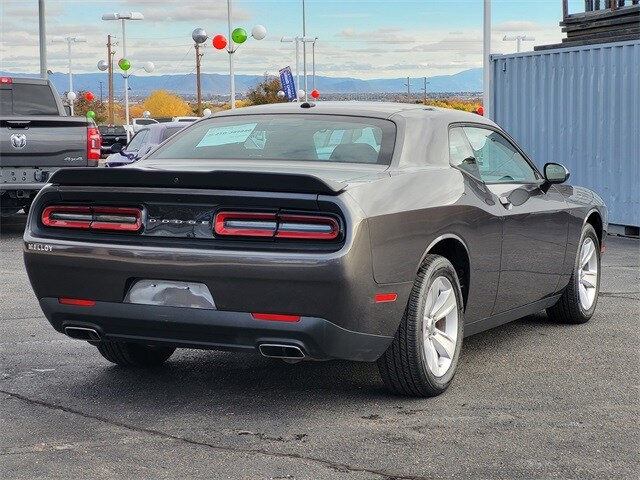 2023 Dodge Challenger SXT photo 3