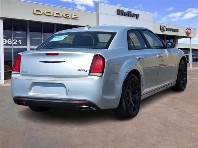 2021 Chrysler 300 S photo 2