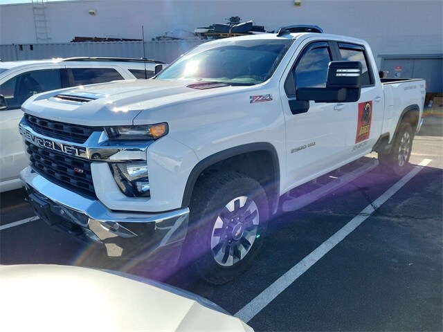 2021 Chevrolet Silverado 2500HD LT photo 2
