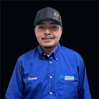 Staff member Everett C from ID_54bc9fb5a1bf