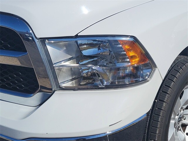 2023 Ram 1500 Classic SLT photo 4