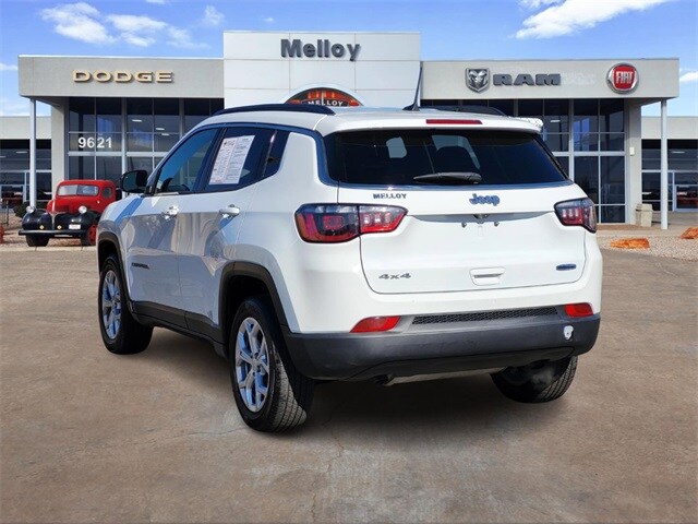2024 Jeep Compass Latitude photo 3