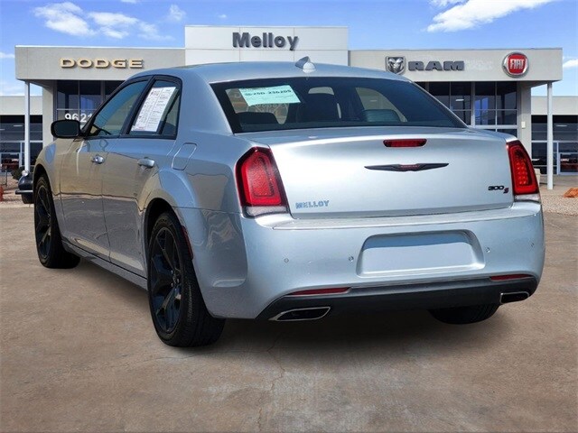 2021 Chrysler 300 S photo 3
