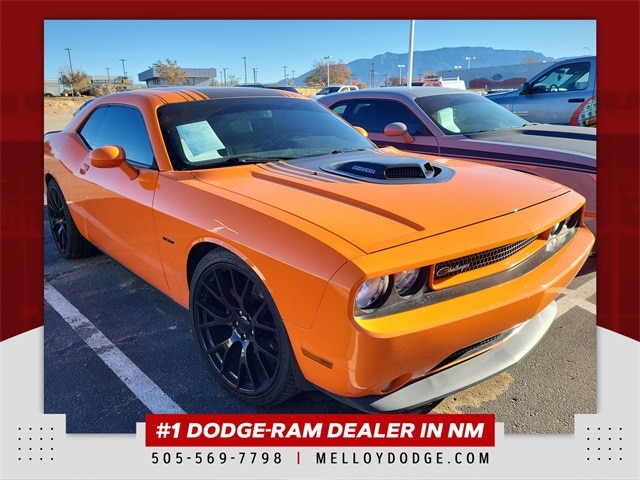 2014 Dodge Challenger R/T's photo