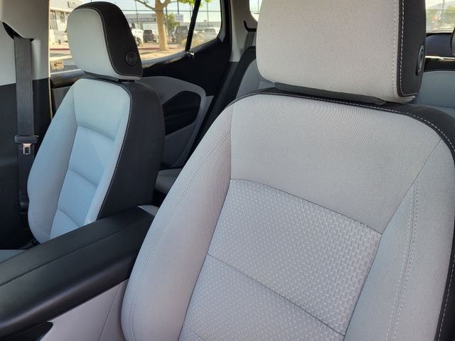 2023 GMC Terrain SLE - Photo 18