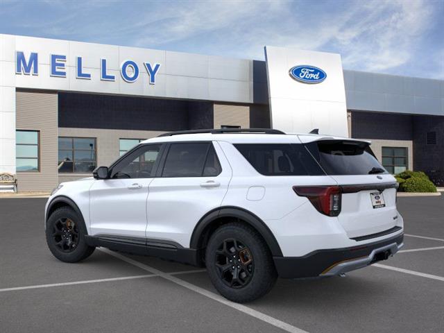 2026 Ford Explorer photo 3