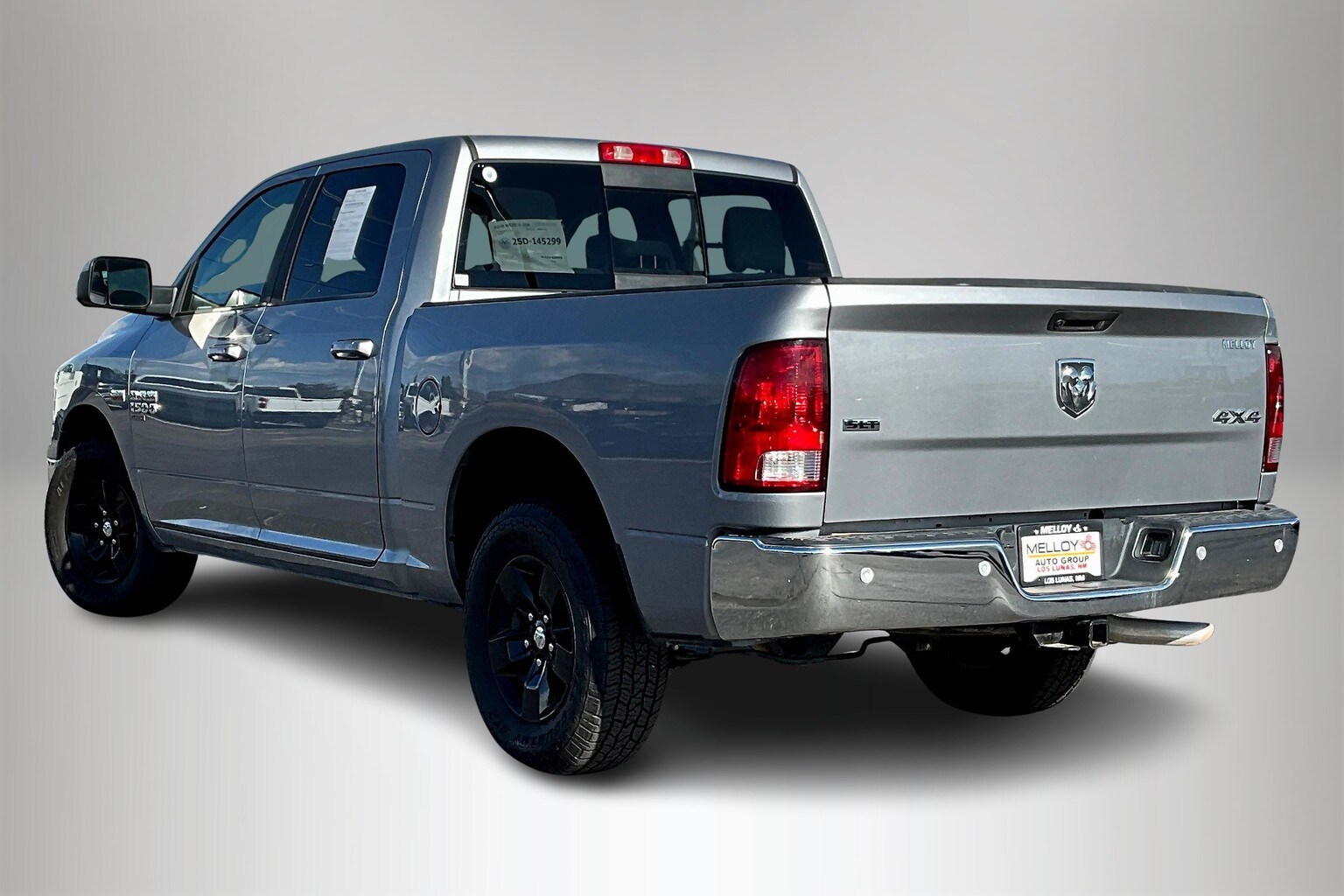 2020 Ram 1500 Classic SLT photo 4