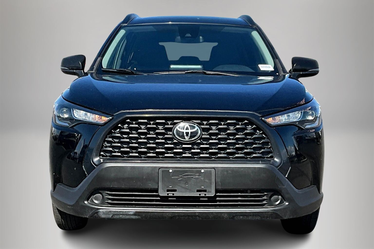 2022 Toyota Corolla Cross LE photo 2