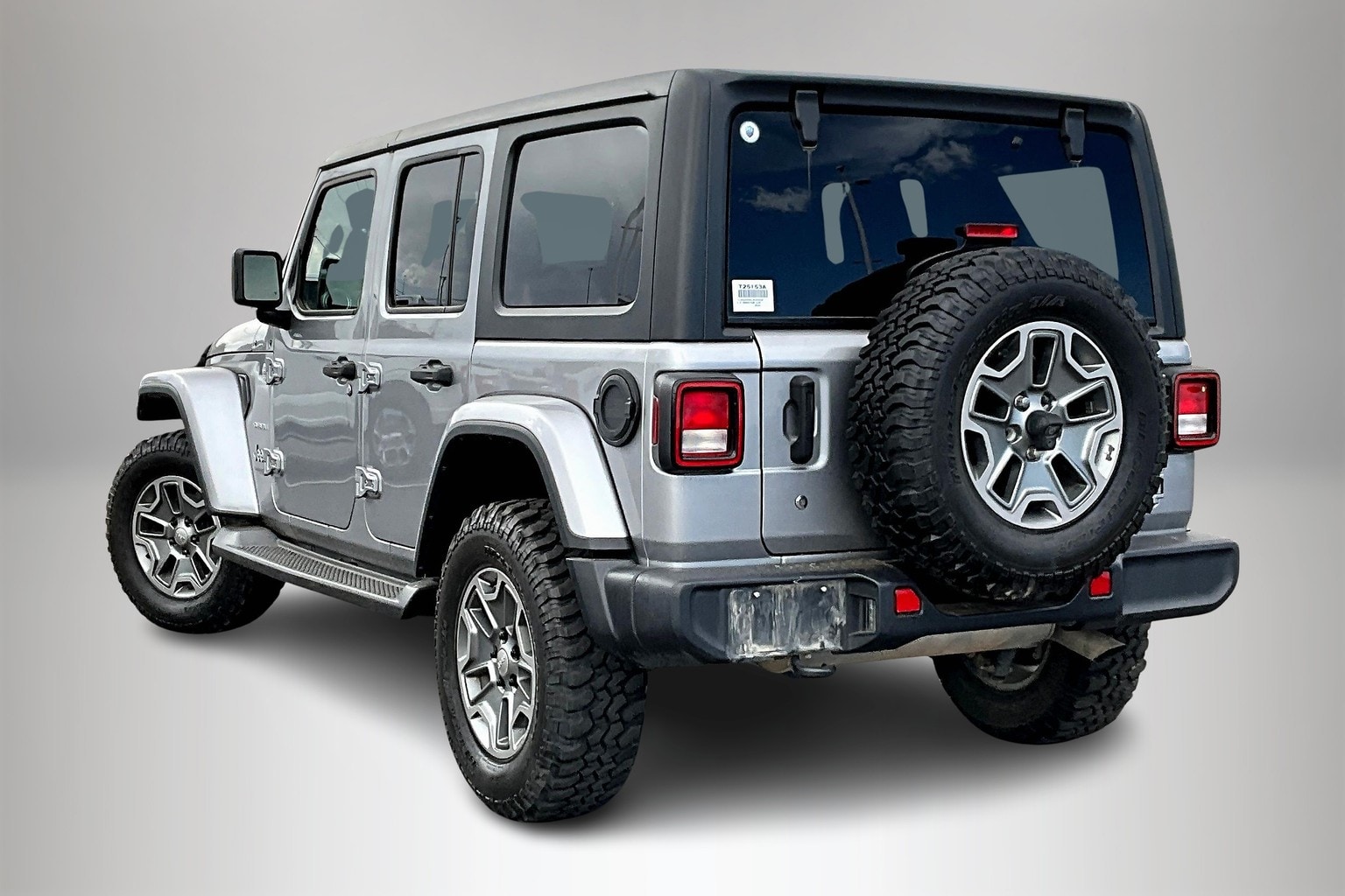 2020 Jeep Wrangler Unlimited Sahara photo 4