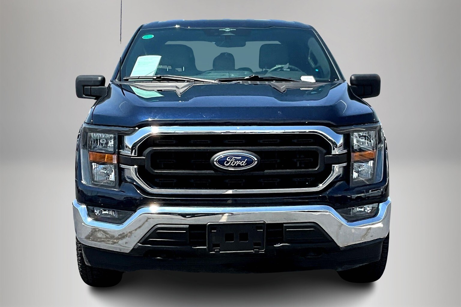 2023 Ford F-150 XLT photo 2