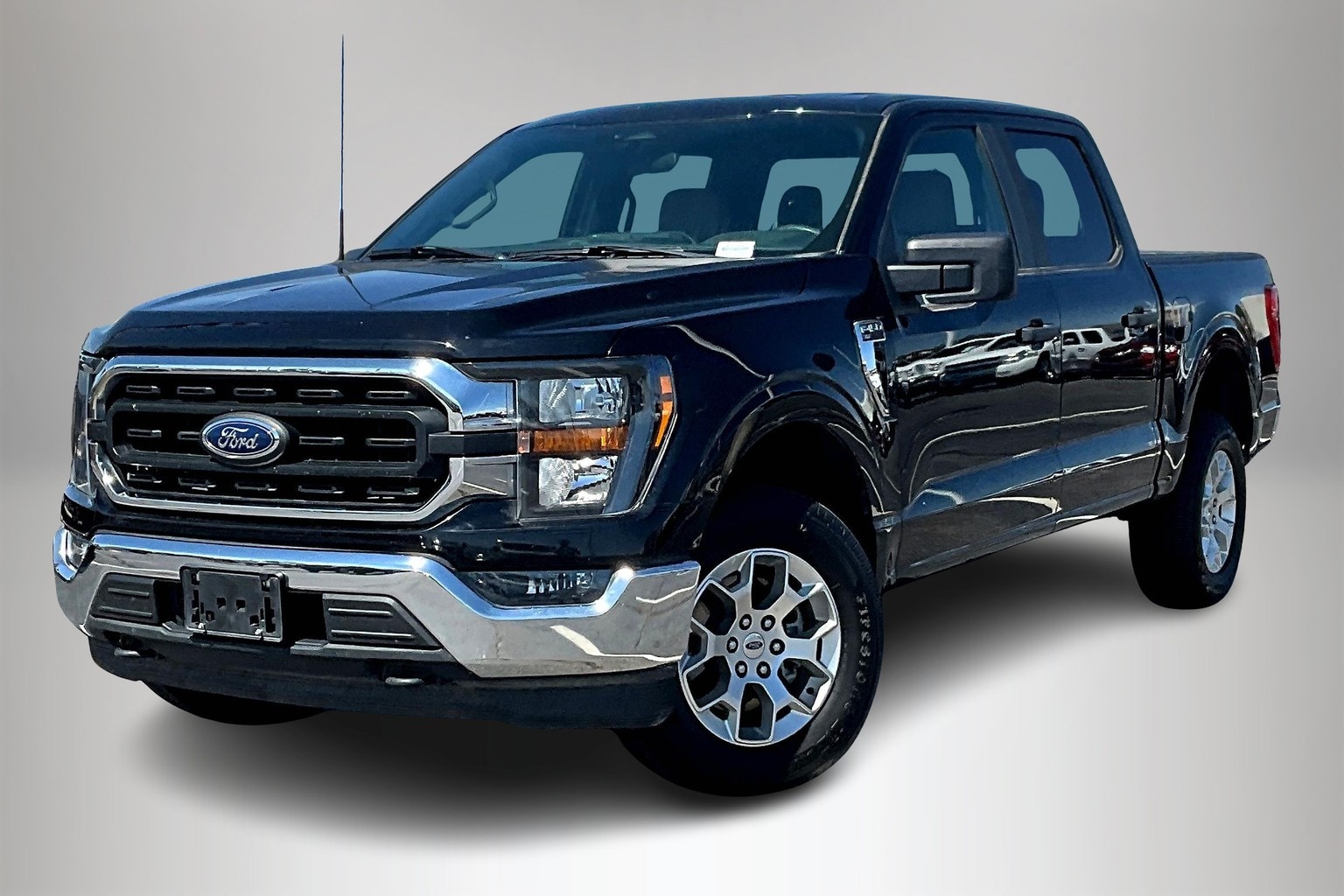 2023 Ford F-150 XLT photo 3
