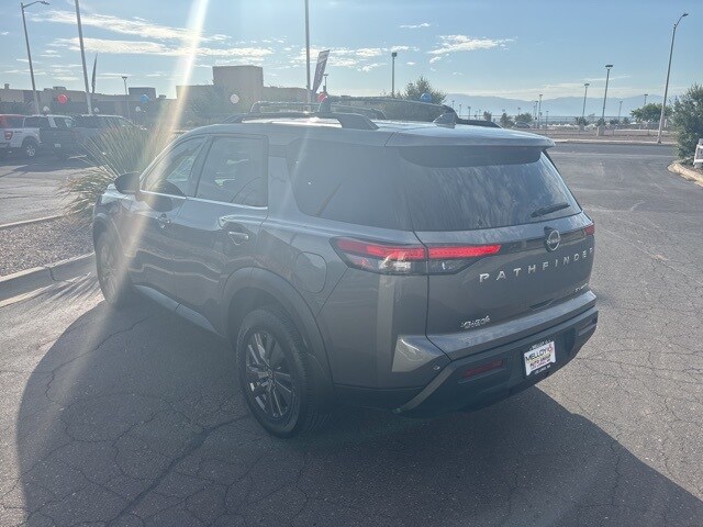 2024 Nissan Pathfinder SV photo 4