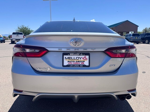 2021 Toyota Camry SE photo 3