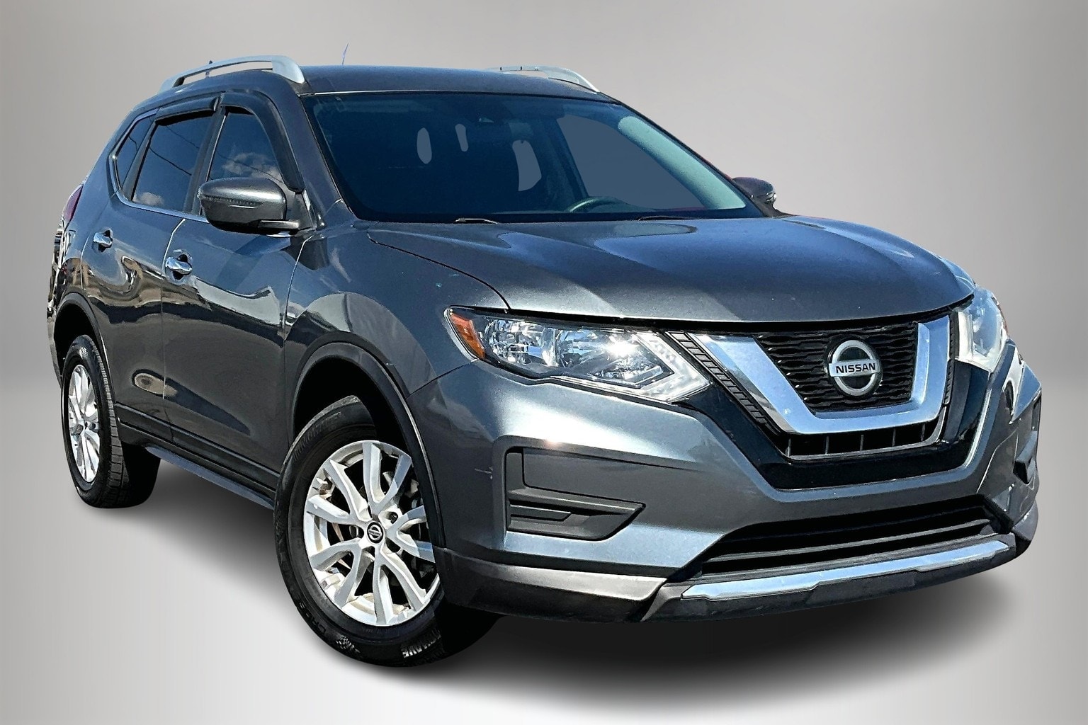 2020 Nissan Rogue SV's photo