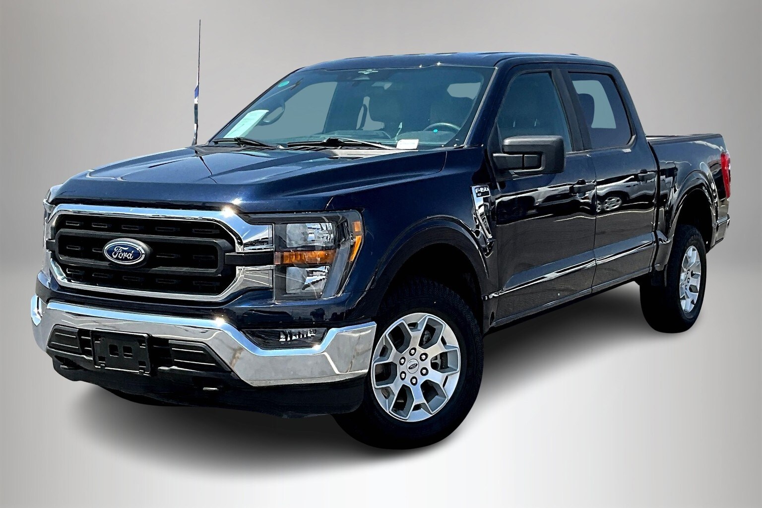 2023 Ford F-150 XLT photo 3