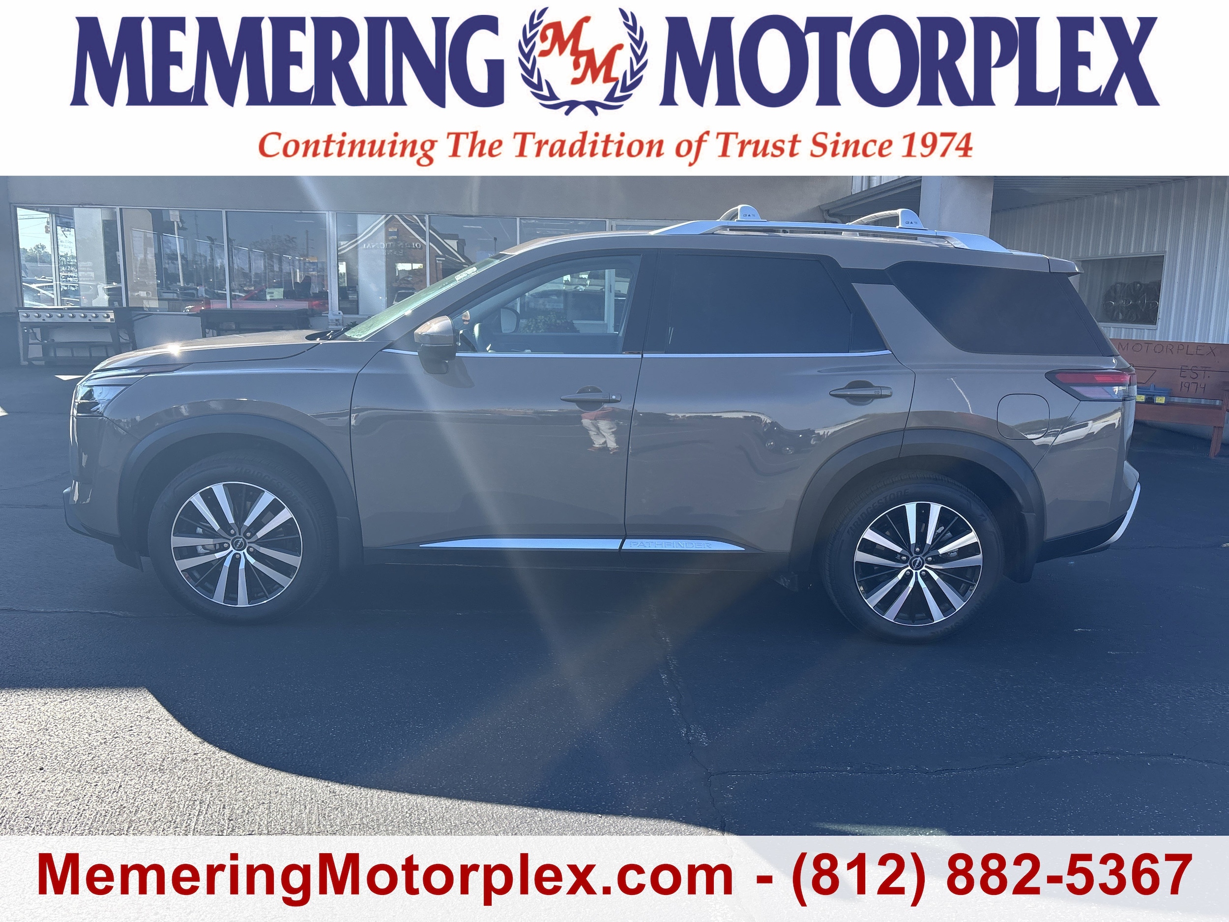 2025 Nissan Pathfinder Platinum's photo