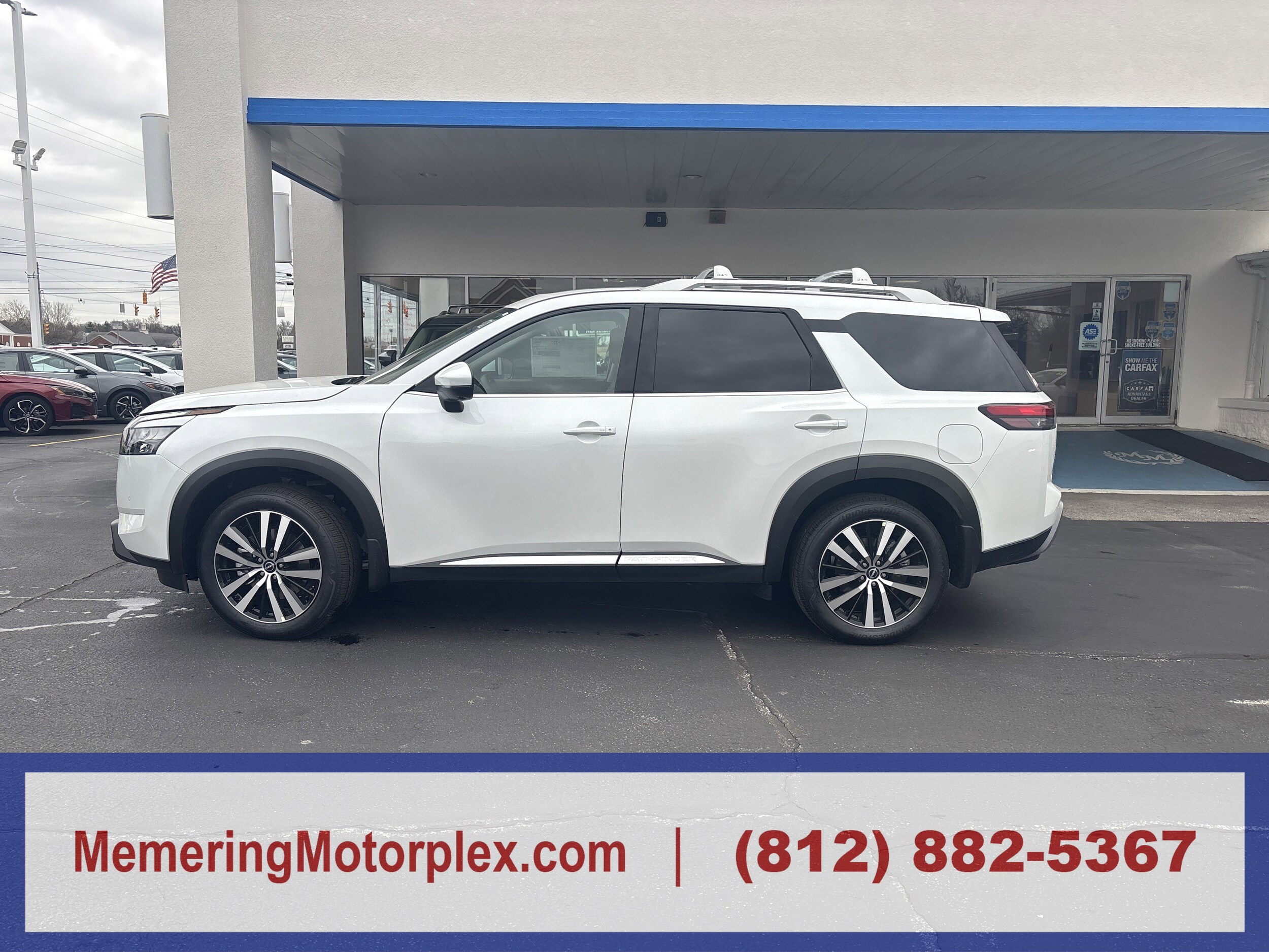 2025 Nissan Pathfinder Platinum's photo