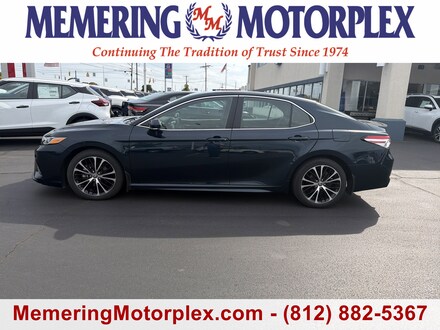 2020 Toyota Camry SE Sedan