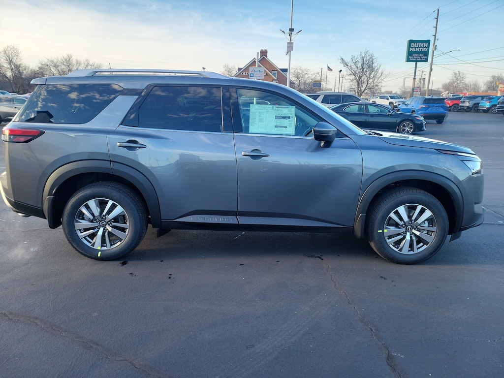 New 2025 Nissan Pathfinder SL SUV