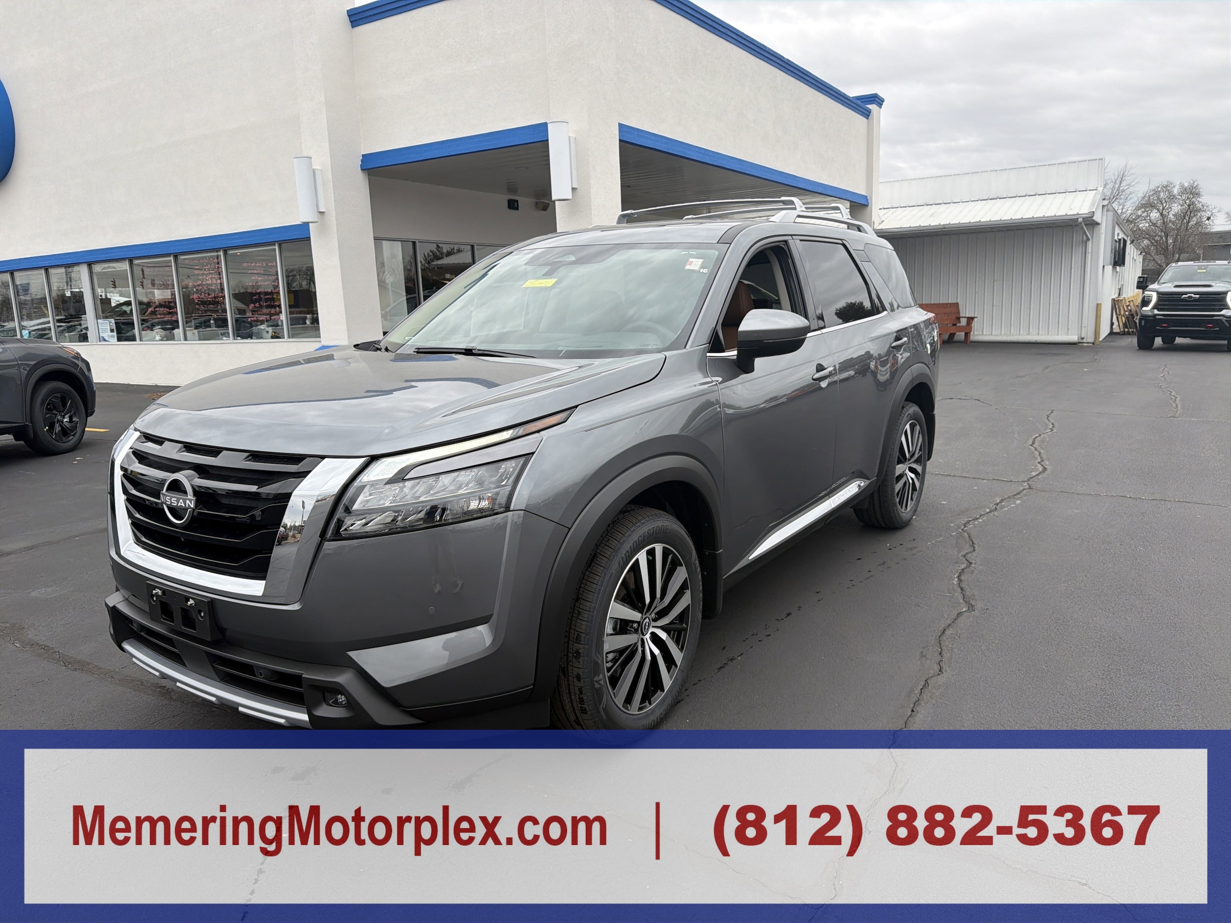 2025 Nissan Pathfinder Platinum's photo