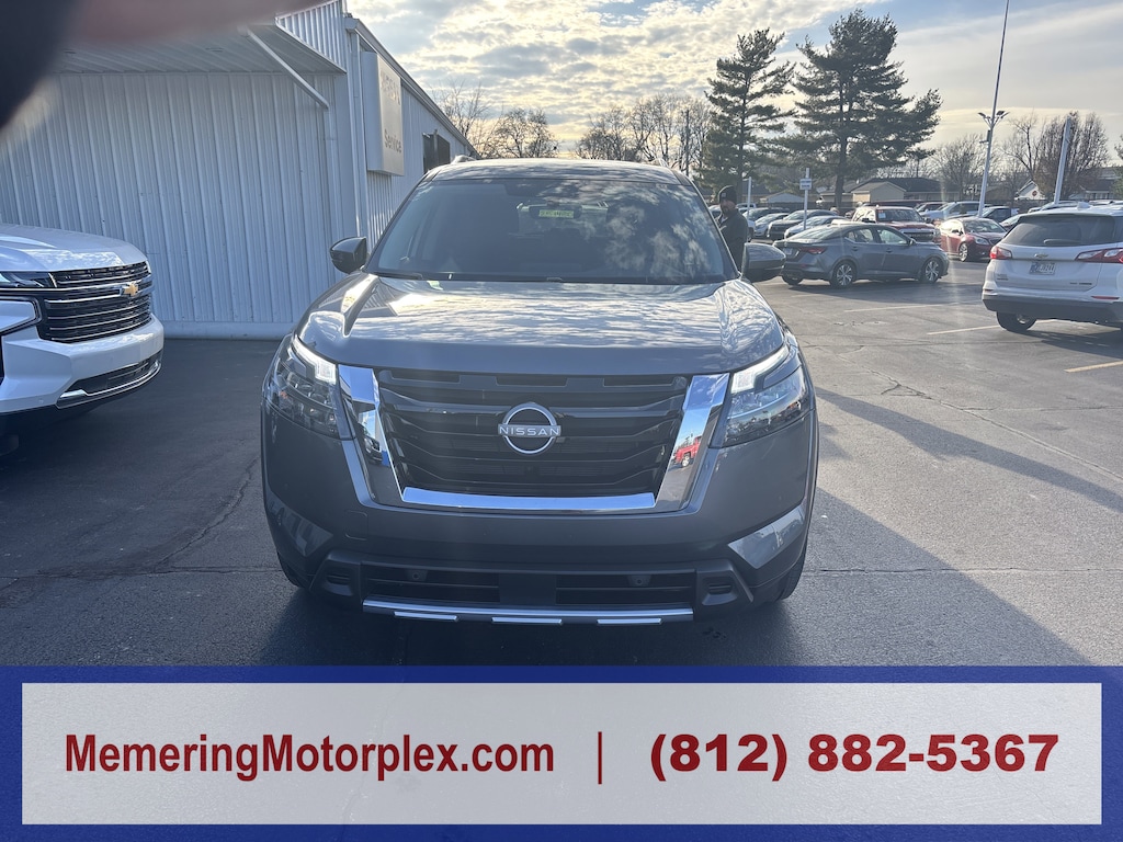 New 2025 Nissan Pathfinder SL SUV