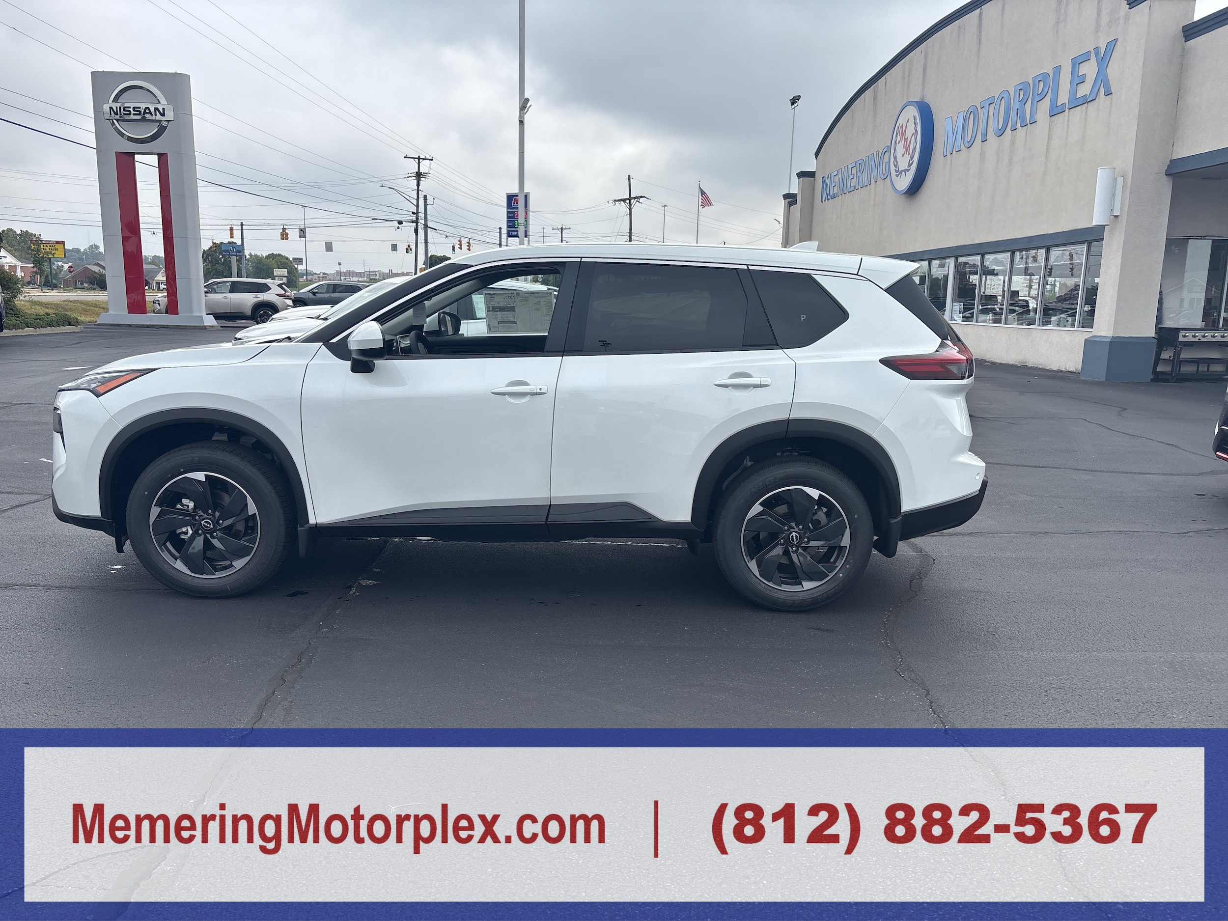 2026 Nissan Rogue SV's photo