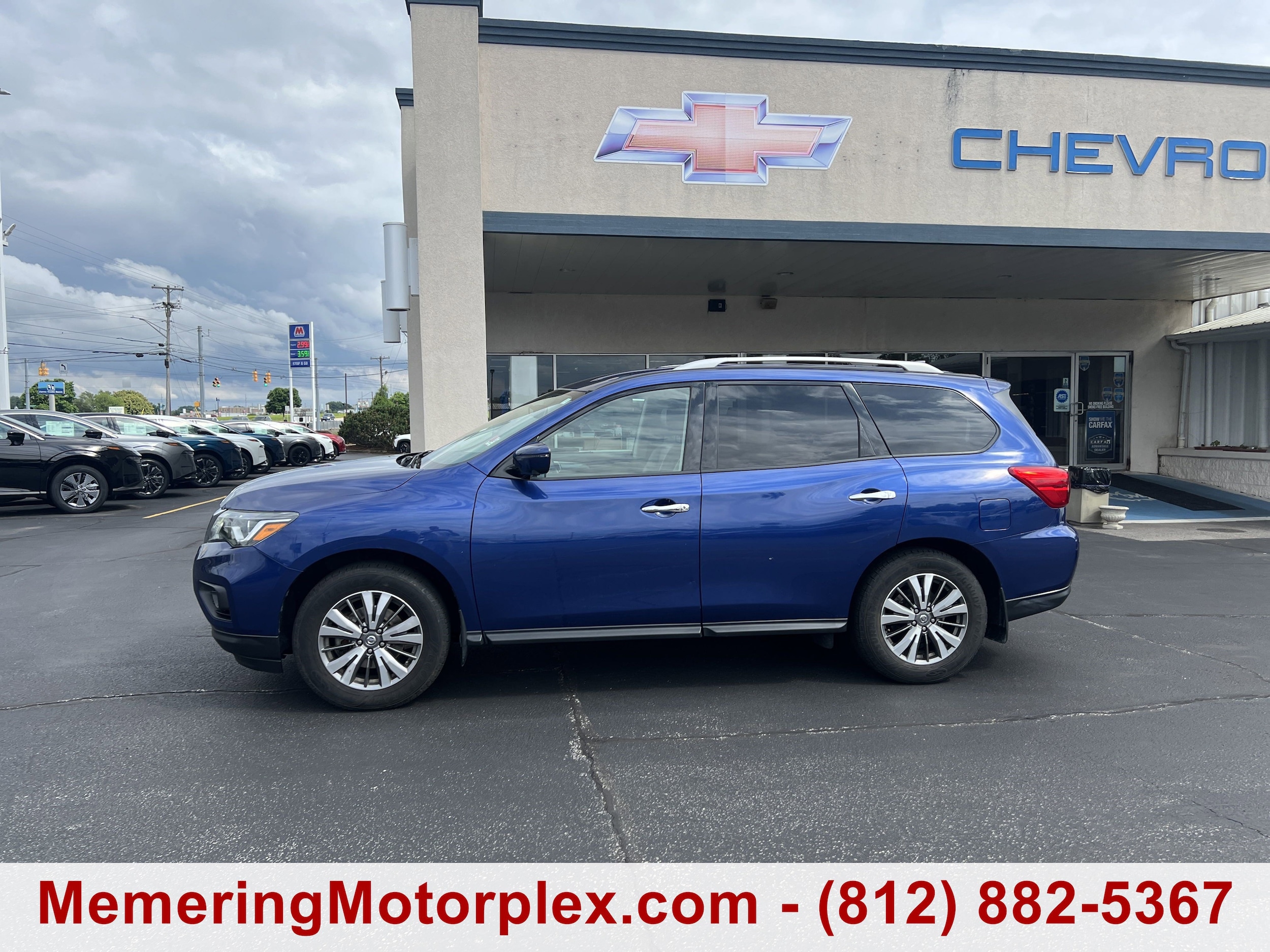 Used 2019 Nissan Pathfinder SL with VIN 5N1DR2MM8KC613299 for sale in Vincennes, IN