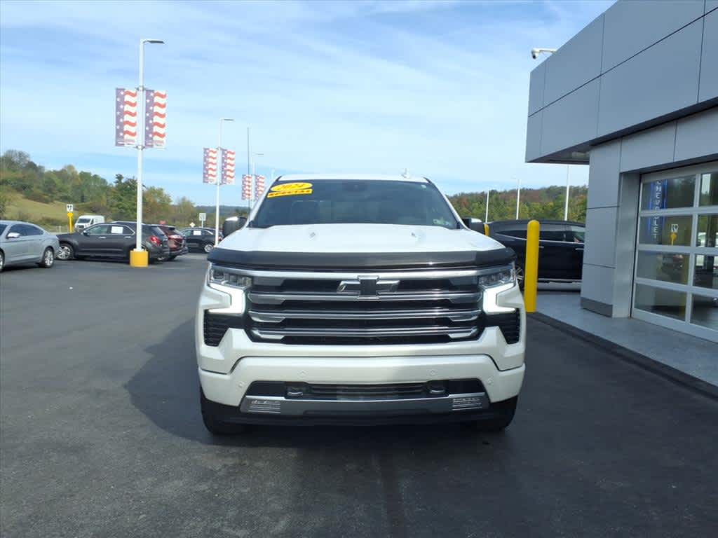 2024 Chevrolet Silverado 1500 High Country photo 2