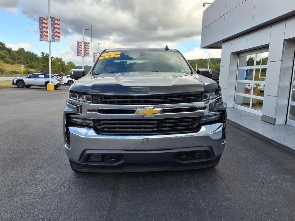 2022 Chevrolet Silverado 1500 LT photo 2