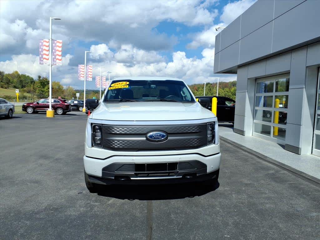 2023 Ford F-150 Lightning XLT photo 2